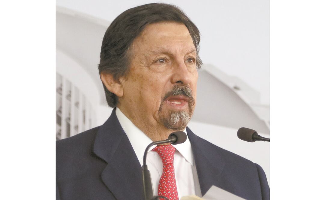 Para Napoleón Gómez, las propuestas dan un giro total al dictamen aprobado. Foto: ARCHIVO EL UNIVERSAL