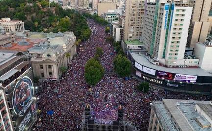 Gabriel Boric: las fotos de la celebración de su victoria en las calles de Chile