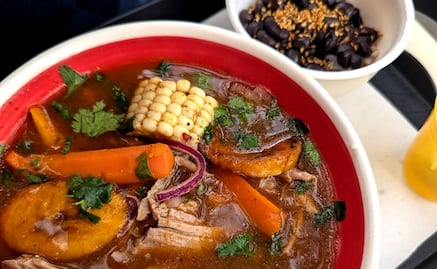 Cuál es la mejor hierba para darle sabor al mole de olla