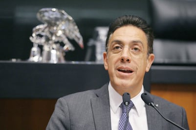 AMLO señala que aún no está decidido si se dará embajada a Omar Fayad