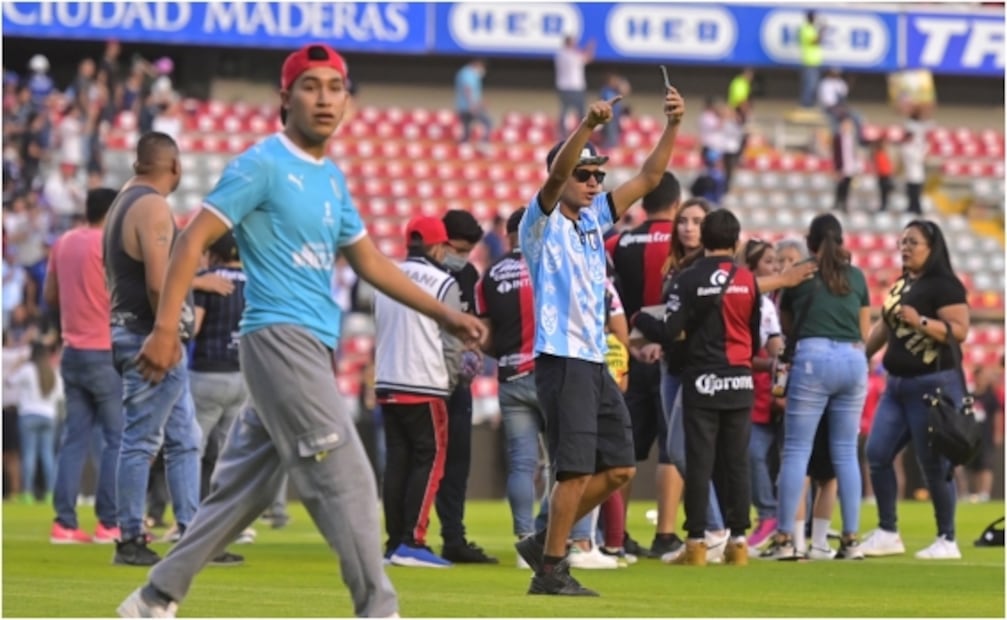 Galería: Así se vivió la invasión de las barras de Querétaro y Atlas