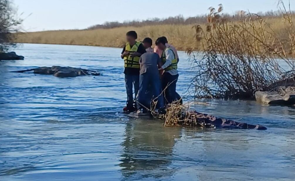 Rescate de migrantes en el Río Bravo. Foto: INM