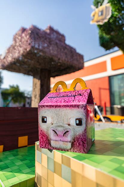 Una aventura pixelada para grandes y chicos: McDonald’s transforma su restaurante en un mundo Minecraft, ideal para fotos y diversión