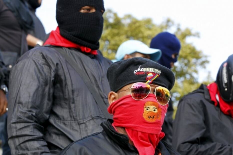 Cómo los colectivos se han convertido en la temida fuerza de choque de Maduro