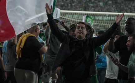 Leyenda del futbol internacional presume fotografía con Efraín Juárez; "Felicitaciones"