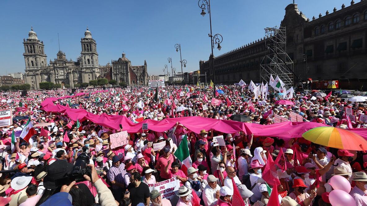 Así lució el Zócalo el domingo, en la Ciudad de México, durante la protesta contra la reforma del INE. FOTO: BERENICE FREGOSO. EL UNIVERSAL
