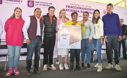Gobierno entrega 852 lotes a familias