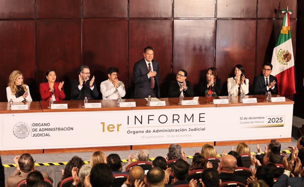 Néstor Vargas Solano, titular del Órgano de Administración Judicial (OAJ) durante su informe a 100 días de labores
(12/12/2025). Foto: X (@rosaicela_)