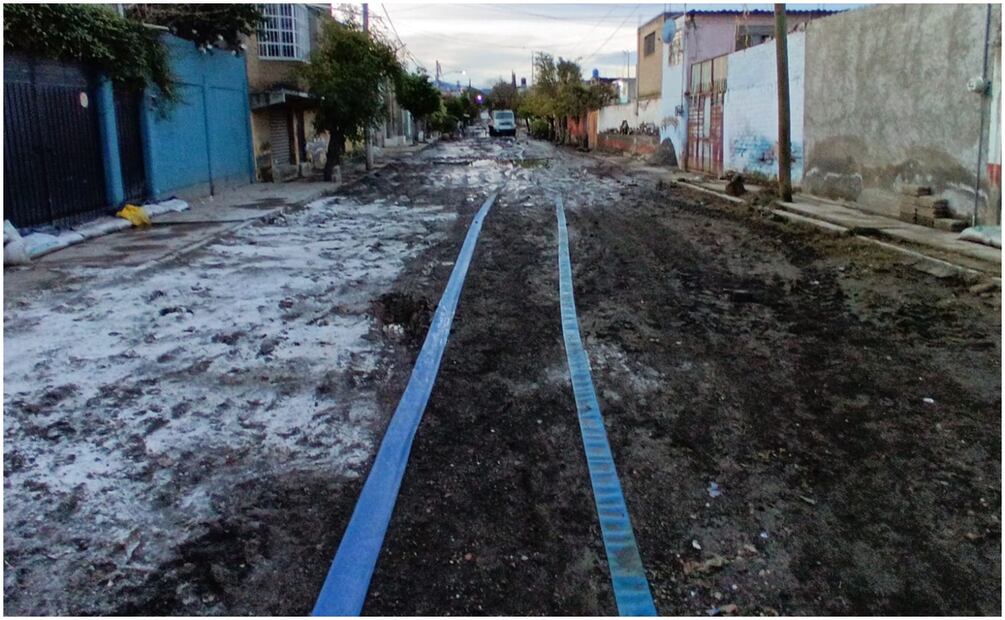 Sigue trabajando la maquinaria y el equipo técnico en la zona para avanzar en el desazolve y limpieza de todas las avenidas afectadas. Foto: Especial