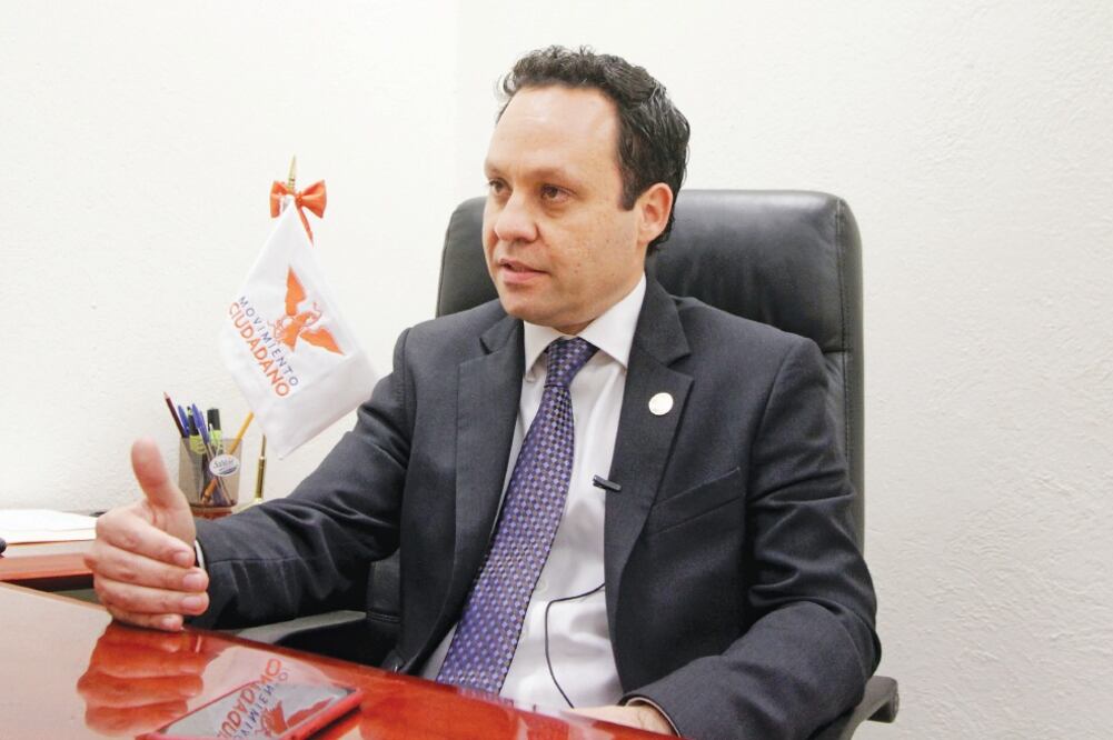 El coordinador de MC en San Lázaro, Clemente Castañeda, afirma que su partido renunció el año pasado a todos los privilegios (ARCHIVO EL UNIVERSAL)