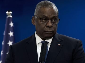 Tras diagnóstico de cáncer, hospitalizan de nuevo al secretario de Defensa de EU