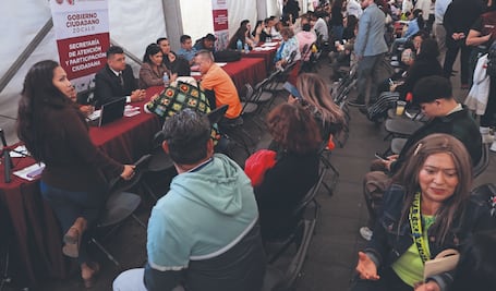 Van al Zócalo a vacunarse y por temas pendientes