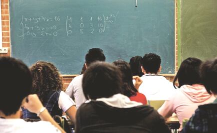 Acusan a alumnos blancos de amenazar a profesora afroamericana en EU