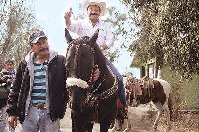 Ahued pide "regresar los ojos" al campo