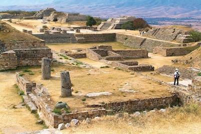 Llaman a Secretaría de Cultura a detener destrucción de suelo histórico de Monte Albán