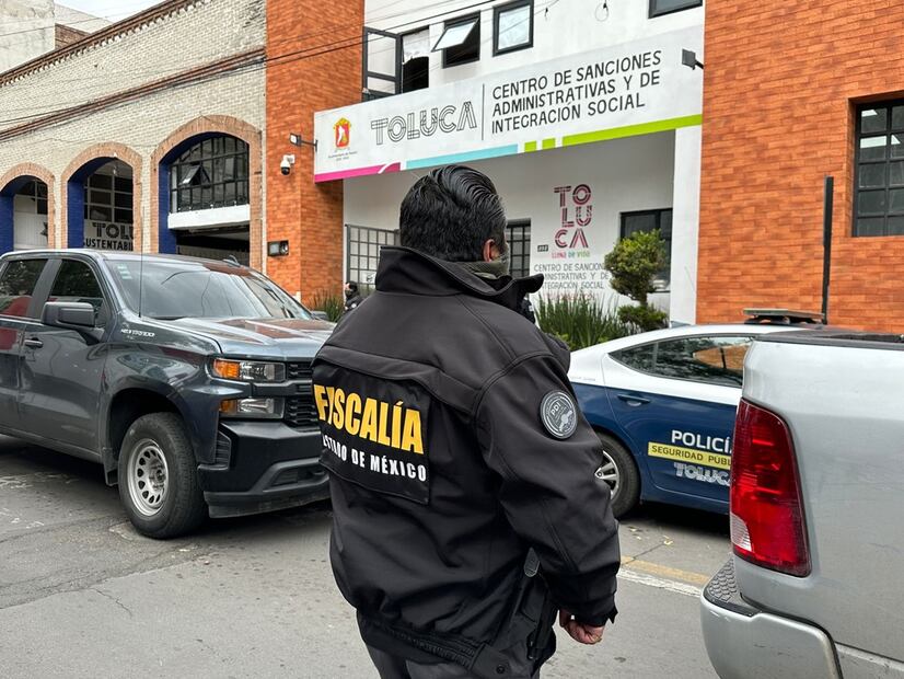 Estas diligencias son parte de las investigaciones que lleva a cabo la institución, luego de que les fue librada una orden de aprehensión en contra de Raymundo “N”. FOTO: Claudia González/ EL UNIVERSAL/