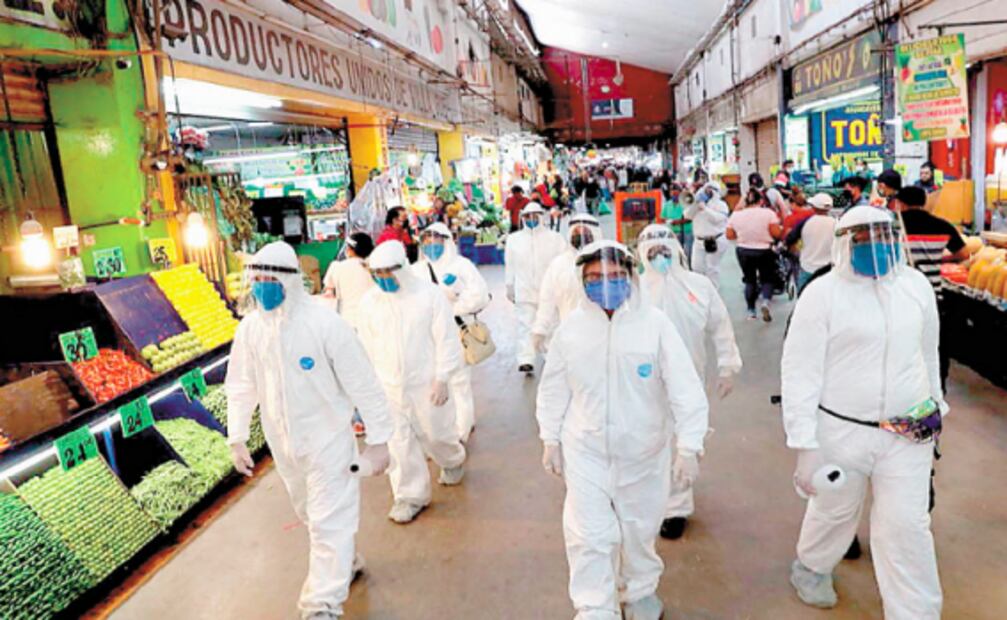 As markets turn into COVID-19 hotspots, Mexico City implements stricter measures to prevent the spread of the virus