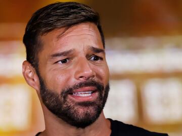 ¿Ricky Martin, eres tú?, el cantante sorprende con nuevo rostro
