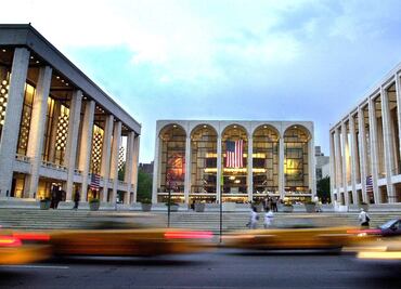 El Carnegie Hall y el Lincoln Center también cerrarán hasta 2021