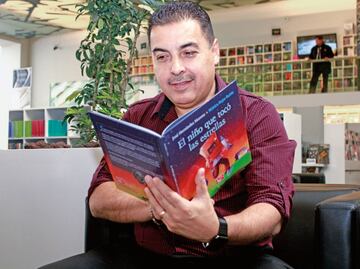 Astronauta busca inspirar a niños