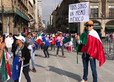 Marea rosa se pinta de negro para marchar durante la elección