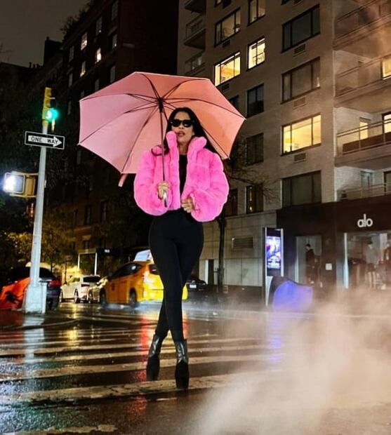 Martha Debayle enciende Nueva York con pantalones transparentes