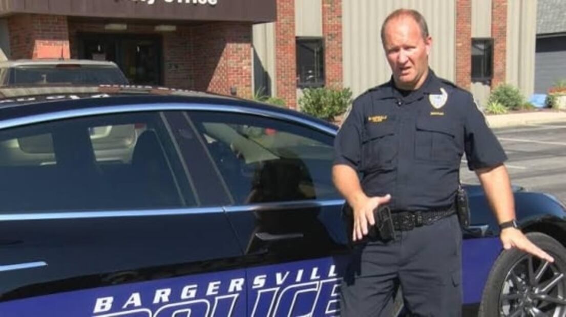 Policía de EEUU cambia Charger por Tesla como patrulla