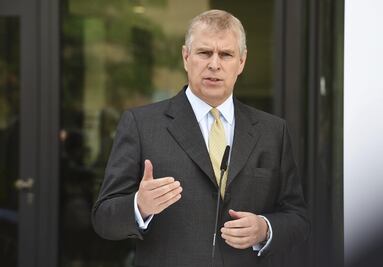 Príncipe Andrés de Inglaterra recibe notificación de demanda por abuso sexual