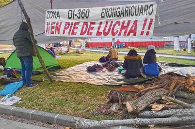 Se enfrentan por bloqueos gobernador de Michoacán y titular de SCT