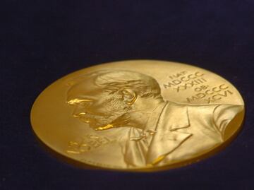 Fundación Nobel pide cambio de integrantes en Academia Sueca tras escándalo sexual