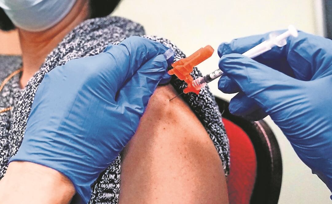 Las vacunas siguen protegiendo de enfermedad grave ante un posible contagio de las nuevas subvariantes de ómicron, consideran especialistas. Foto: Archivo/ EL UNIVERSAL