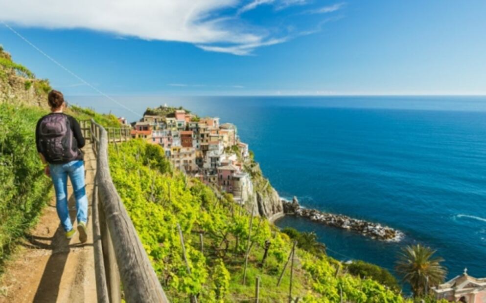 Este destino quiere multar a los turistas que usen sandalias