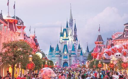 Empleados de Disney se oponen tras cambio de título de “hada madrina” por términos inclusivos 