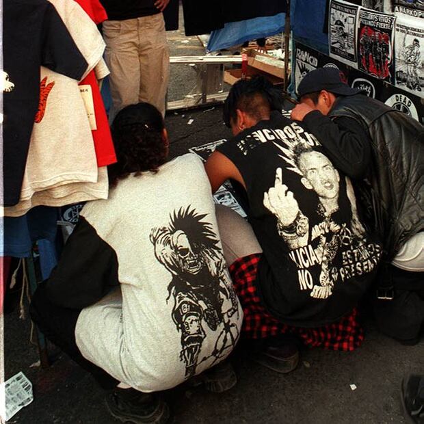 Aunque emparentado con la escena oscura, el punk es un movimiento en que resalta la inconformidad social. Foto: Victor Hugo Ortiz/EL UNIVERSAL.