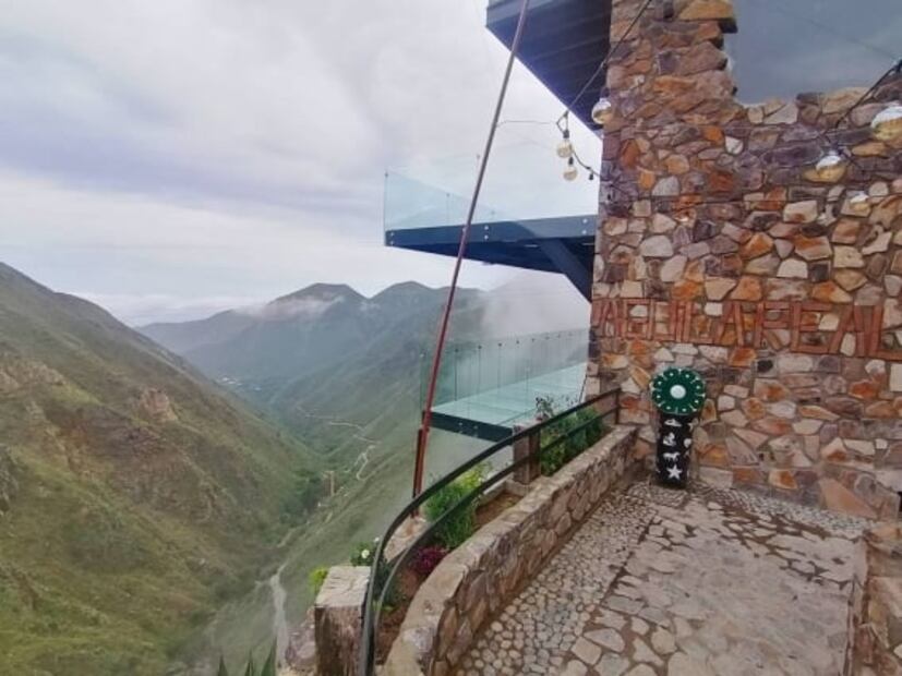 Conoce el tobogán de cristal en Real de Catorce