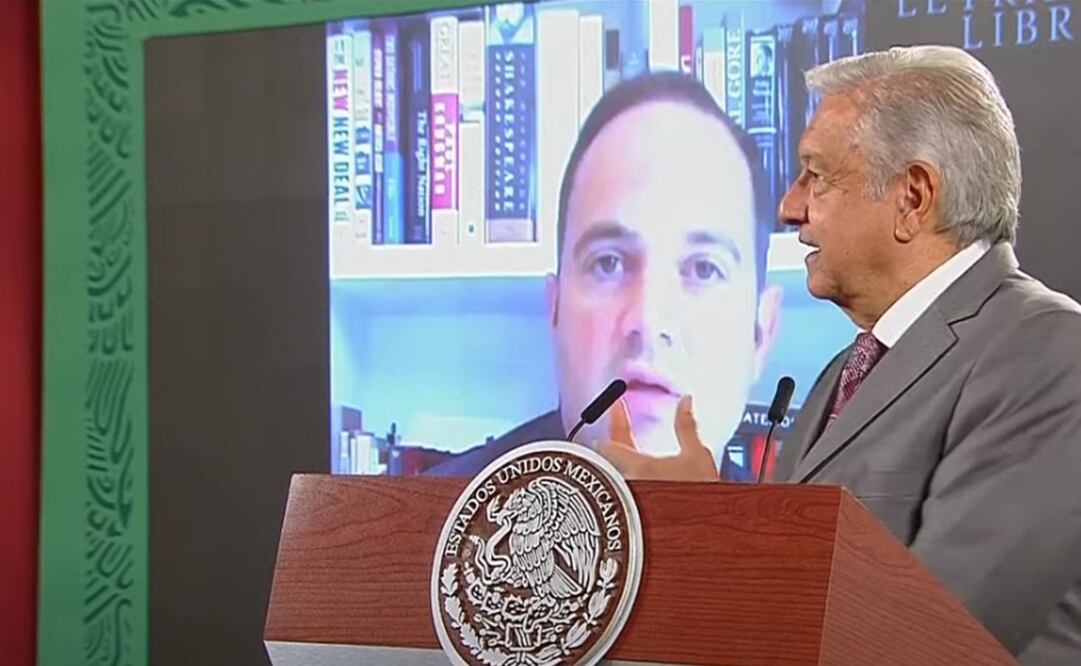El presidente López Obrador exhibió en su conferencia mañanera una entrevista de León Krauze al periodista Jorge Ramos. Foto: Captura de pantalla