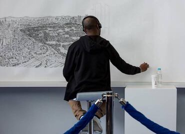 Autistic artist draws Mexico City from memory