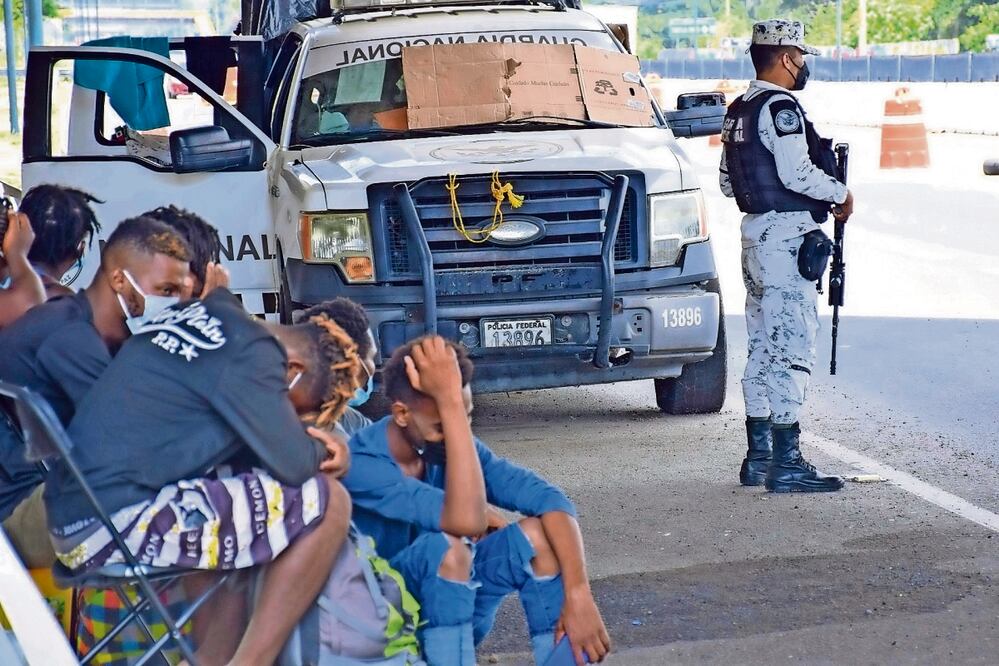 Migrantes son detenidos por la Guardia Nacional, una actividad delegada a la institución. Foto: Archivo El Universal