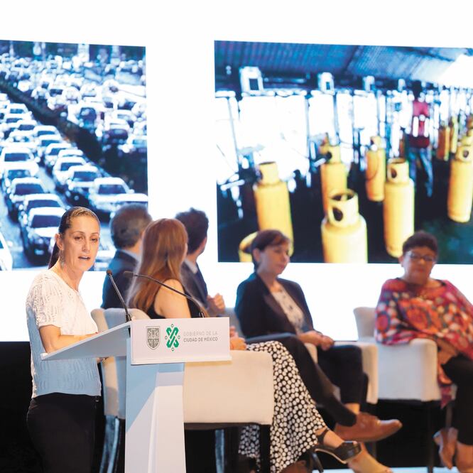 La jefa del Gobierno capitalino, Claudia Sheinbaum Pardo, anunció en el marco del Día Mundial del Medio Ambiente que en su gobierno se construirá una planta de transferencia y separación de basura. BERENICE FREGOSO. EL UNIVERSAL