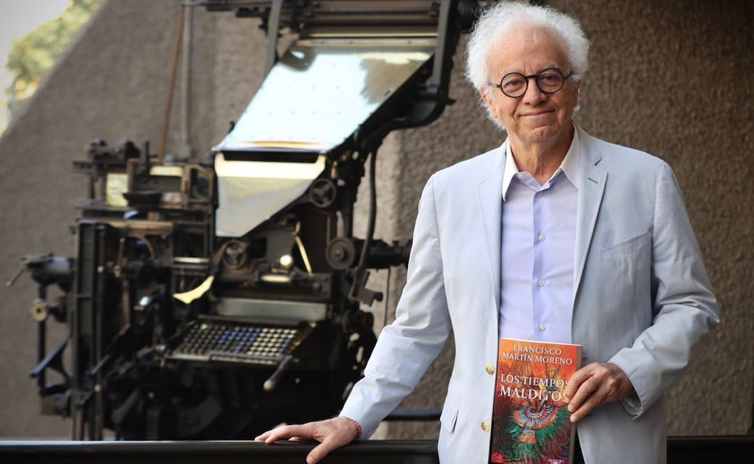 Entrevista con el escritor Francisco Martín Moreno a propósito de su nueva novela histórica titulada “Los tiempos malditos” (18/11/25). Foto: Berenice Fregoso/ EL UNIVERSAL
