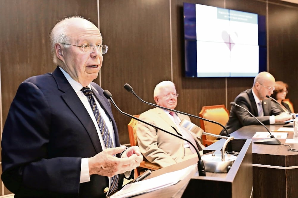 José Narro, secretario de Salud, aseguró que serán capacitados más de 5 mil médicos y enfermeras para detectar oportunamente síntomas de infarto. (BERENICE FREGOSO. EL UNIVERSAL)