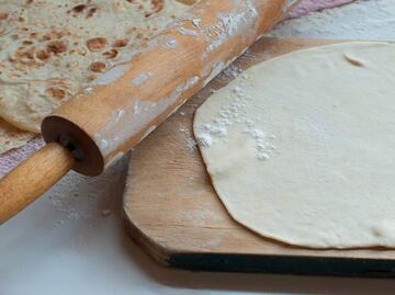 Prepara tortillas desde cero, quedan suaves e infladitas