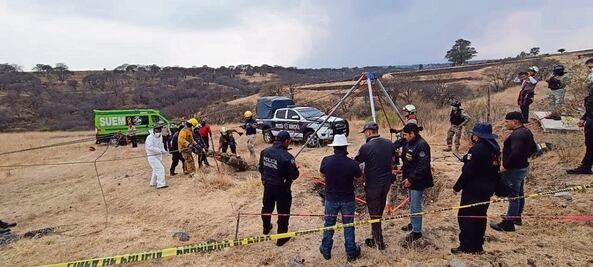 Detienen a 9 policías por fosa clandestina