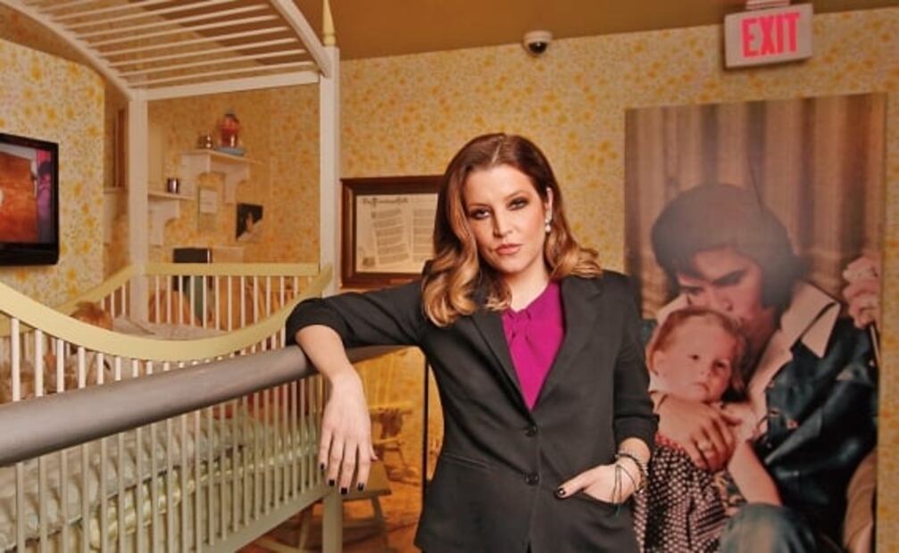 Priscilla Presley recibió miles de dólares de la empresa de Elvis a "escondidas" de su difunta hija