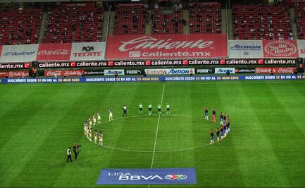 Miguel Ponce aplaude regreso de aficionados al estadio de Chivas