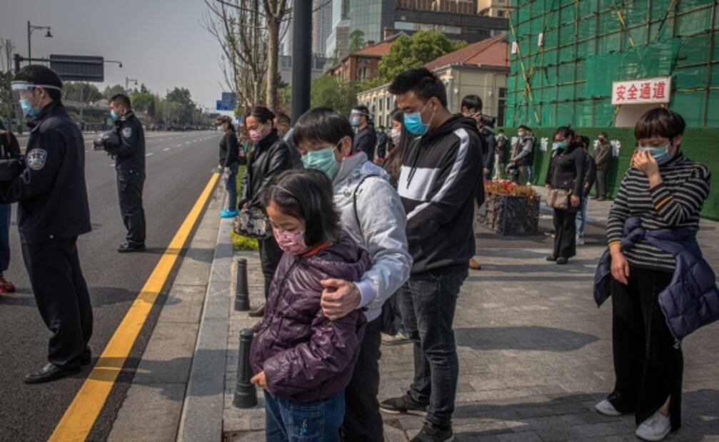 China rinde homenaje a víctimas de coronavirus
