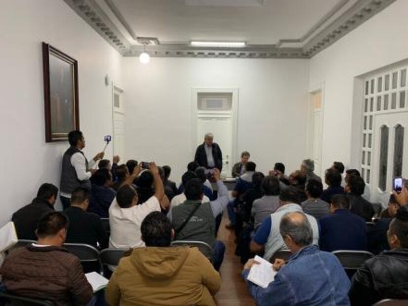 Maestros de la CNTE se reúnen con AMLO y Esteban Moctezuma