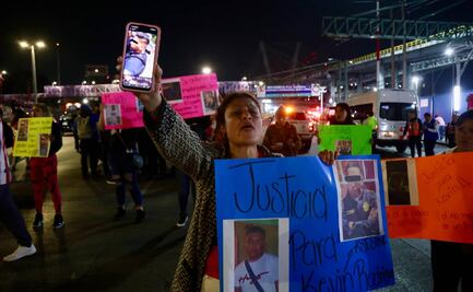 Familiares de Kevin Rodríguez bloquean Circuito Interior, a la altura del AICM; joven murió por infarto, dice la SSC tras peritaje