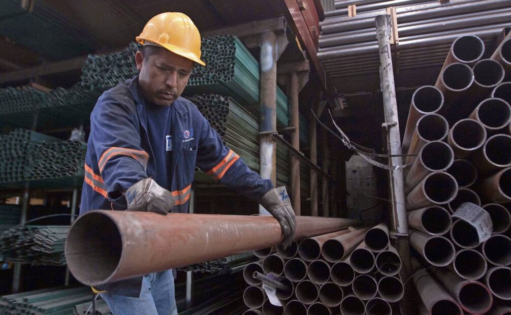 Los aranceles de 25% al acero y aluminio entraron en vigor en el primer minuto de este 12 de marzo. Foto: Julio César Aguilar / AFP