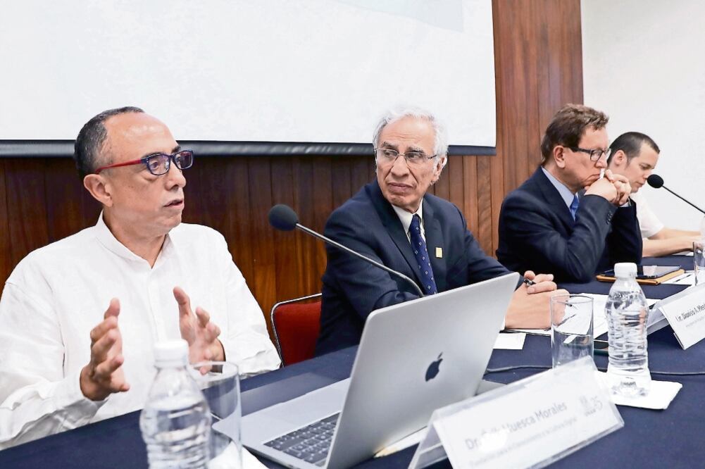 Erik Huesca, Dionisio Meade, Alberto Vital y Carlos Gershenson participaron en el foro Ciencias, artes y humanidades, que organizó la Fundación UNAM, donde destacaron la importancia de este tema en la actualidad (JUAN CARLOS REYES. EL UNIVERSAL)